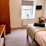 Bush Nook House 度假居 *