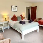 Bush Nook House 度假居 *